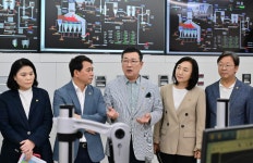 (주)케이엔에프에스 강남자원회수시설 | 유만희 시의원, 안전과 환경을 동시에 잡는 강남자원회수시설 기대