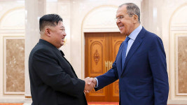 Russian foreign minister Sergey Lavrov talks with N. Korea's Kim Jong-un for over an hour