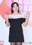 윤하 못하는 게 뭐야 ‘우쥬레코드’서 블랙홀 같은 매력