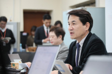 오휘태릉지사 | 김진태 지사, 태릉 스케이트장 대체 공모에 "강원도 앞서 있다" 자신
