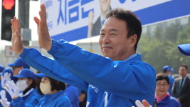 천안동부스파클 | 류제국 "천안 동부지역 발전…말 아닌 결과로 증명"
