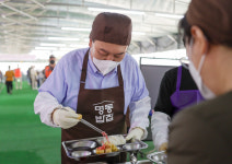 진로정밀위탁급식소요즘밥집 | 윤 대통령, 서울 ‘명동밥집’ 찾아 급식봉사