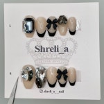 슈렐리아 네일(Shrelia nail) | 블랙스완 브이컷 풀스와 스와 수제 네일팁 슈렐리아네일 : Shrelia 수제네일팁