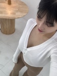 굴림 버튼 슬리브 티 : 데이글로우 DAYGLOW