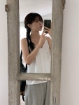 베르가못 엔느 블라우스 슬리브리스 브이넥 A라인 셔링 끈나시 탑 : 나우 어 데이즈