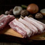 따뚜지리산흙돼지 | 지리산 흑돼지 삼겹살 오겹살 목살 500g 흑돈 선물세트 한돈 수육산청흙돼지택배버크셔k캠핑 : 아정축산