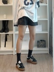 헤이혜르 글로시 코팅 반바지 : 헤이혜르