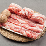 한돈 냉장 돼지고기 칼집 삼겹살 구이용 500g 1kg : 한돈두돈