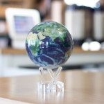 MOVA Globe Earth with Clouds u2013 6 u201D 자가 회전 글로브, 빛으로 구동 | 무소음 모션, 배터리 또는 전선 없음 우주 애호가를 위한...