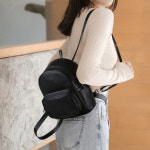 심플하고 귀여운 여성 미니 백팩