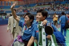 울먹이며 손 흔드는 북 탁구 김현희