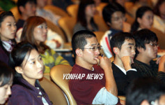 채용설명회도 진지하게.