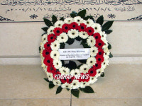 야세르 아라파트 전 수반의 묘소에 바친 화환