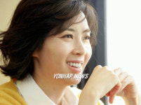 탤런트 송윤아