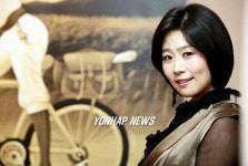 배우 김지영