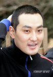 가수 강타, 입소 앞두고 밝은미소!