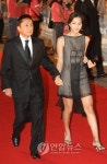 김민, 레드카펫은 부부동반으로