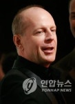 브루스 윌리스, 영화감독 데뷔한다