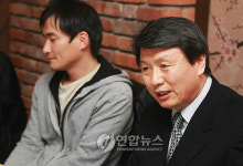 이상문학상 수상작 발표하는 권영민 문학평론가