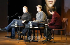 아카데미 최다후보 ‘벤자민 버튼…’ 日 기자회견