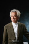 강단 서는 영화배우 강신성일