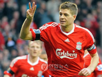 제라드, 축구기자가 뽑은 `올해의 선수