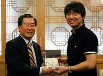 하시모토 도오루 오사카 지사, 세븐럭 카지노 방문