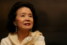 15년만에 컴백한 배우 윤정희