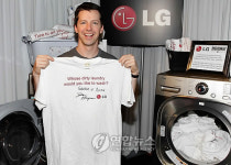 브로드웨이 진출한 LG 드럼세탁기