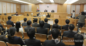 "귀한 경험 했어요"..판사들이 법정 방청객