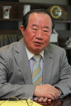 <사람들> 외교전시관 세우는 권영민 전 대사