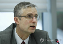 북핵 강연하는 브루스 베넷 박사