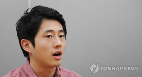 스티븐 연 "연기 잘해 인종 벽 뛰어넘고파"