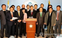 민주 전직의원 67명 "당원의 후보선택 자유화해야"