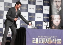휴 잭맨, 어느게 제 자리죠?