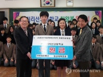 "혼탁한 선거에 돈쓸 바엔 어려운 학생 돕는 게 나아"