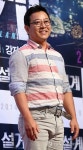 포즈 취하는 이기영