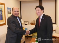 최경환 부총리, 차크라바티 EBRD 총재 면담