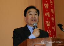 이재오 "대통령 중임제, 내각은 여야 연정으로"