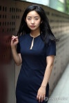 포즈 취하는 임화영