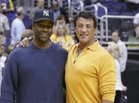 할리우드의 老배우 구애 이유…"그들에겐 뭔가 있다"