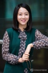 포즈 취하는 배우 신혜선