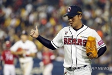 두산 4월 MVP에 정재훈·오재일