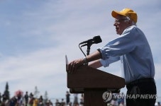 美민주 상원 원내대표, 샌더스에 하차 요구…"포기할 줄 알아야"
