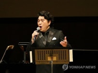 열창하는 배재철