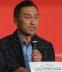 한국어 인사말 준비한 와타나베 켄