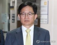 우병우 재판준비기일 출석하는 위현석 변호사