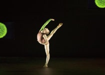 3D 안경쓰고 보는 무용 공연…웨인 맥그리거의