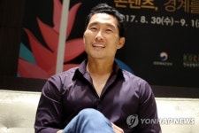 대니얼 대 김 "아시아 배우의 권익 위해 싸워나갈 것"