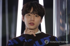 배우 이준영으로 나선 준